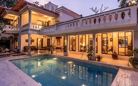 Stayvista At Vintage Hideaway Pet-Friendly Paradise With Private Pool